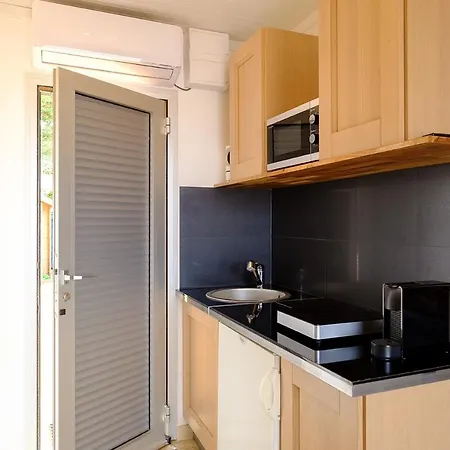 Climatise Ile Naturiste Du Levant *