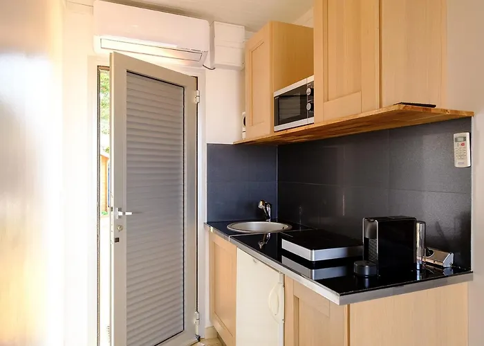 Climatisé île Naturiste Du Levant *